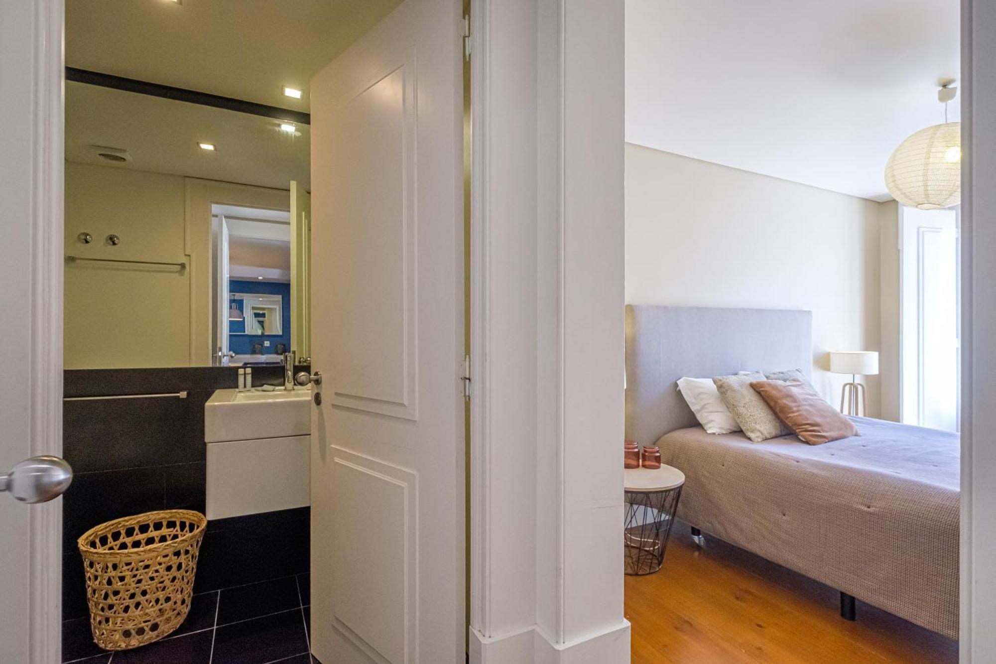 Apartment Nomad's Downtown - 3bdr S Juliao Lisbon